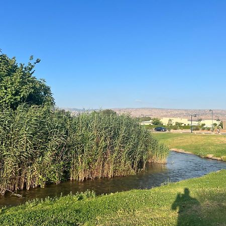 שפיגל קו ראשון לנחל-Hagoshrim,הגושרים Apartment Luaran gambar